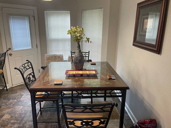 3rd image of 2712 Ash St #1