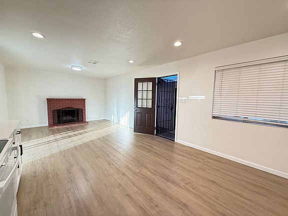 5th image of 225 Dwight Way