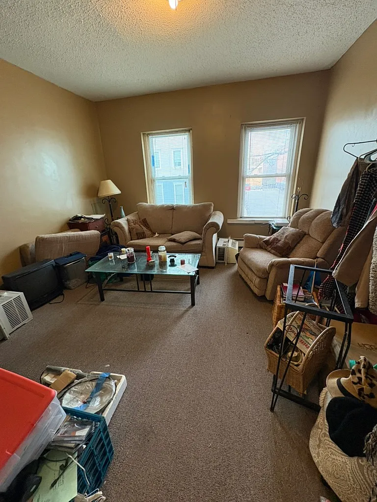 2 bed, 950 sqft, $2,100 — Photo 3