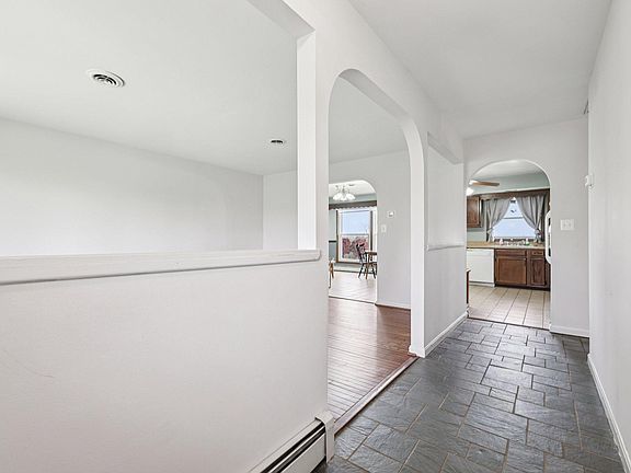5th image of 3054 Whiteford Rd