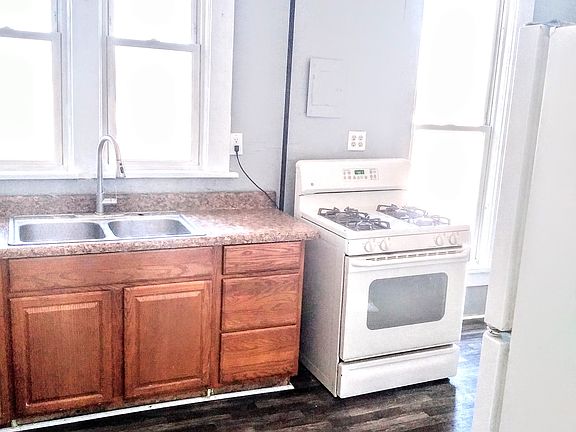 4th image of 416 W Jackson St APT 6