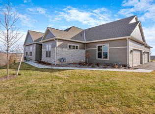 N28W25172 Parkway Ridge Cir #21-A, Pewaukee, WI 53072