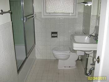 5th image of 2624 Chanslor Ave