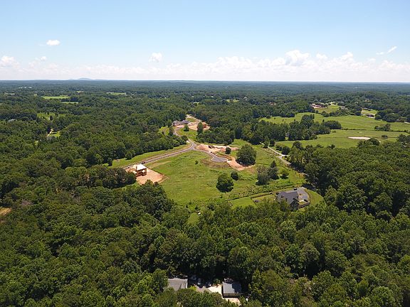 3rd image of 124 Creekview Ln Lot 8