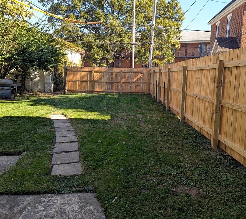 2nd image of 1520 Neil Ave APT 1B