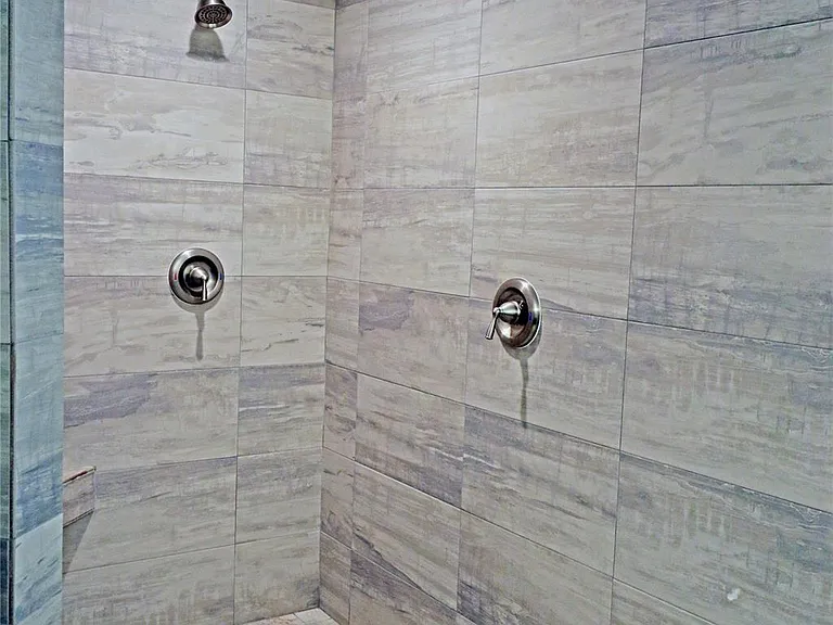 5527 Valkeith Dr — Photo 19