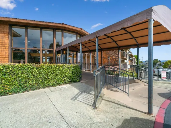375 Clifford Ave APT 317, Watsonville, CA 95076
