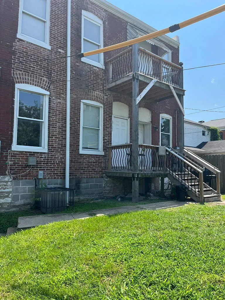 4 bed, 1.0 bath, $1,500 — Photo 3