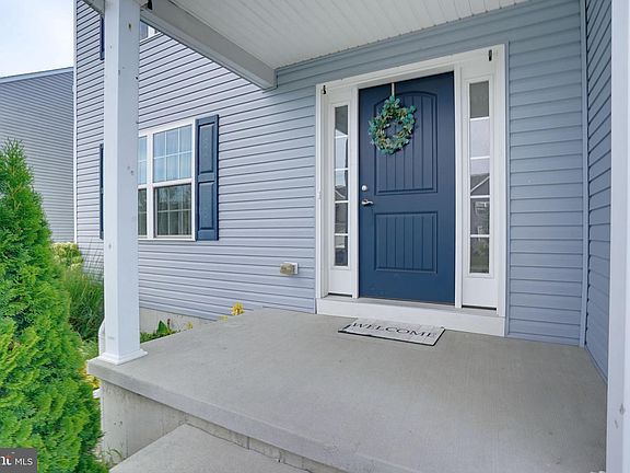 2nd image of 385 W Birdie Ln