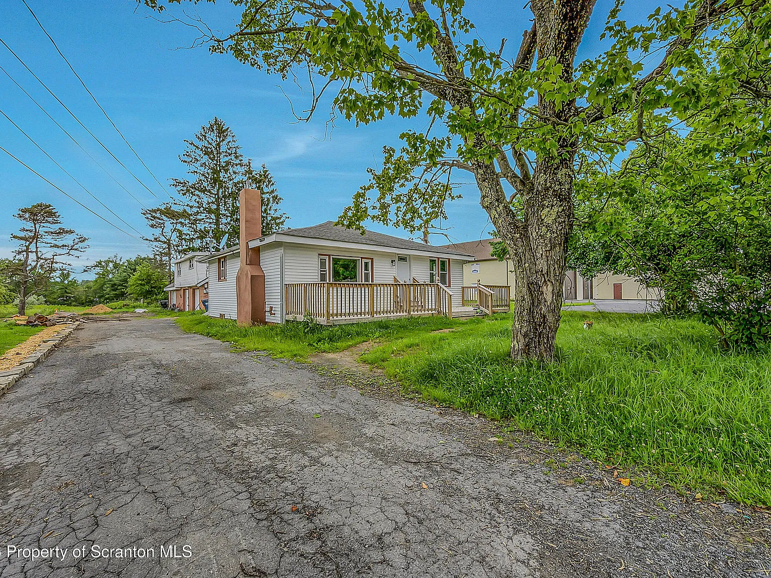 2 bed, 1.0 bath, 951 sqft, $1,950 — Photo 2