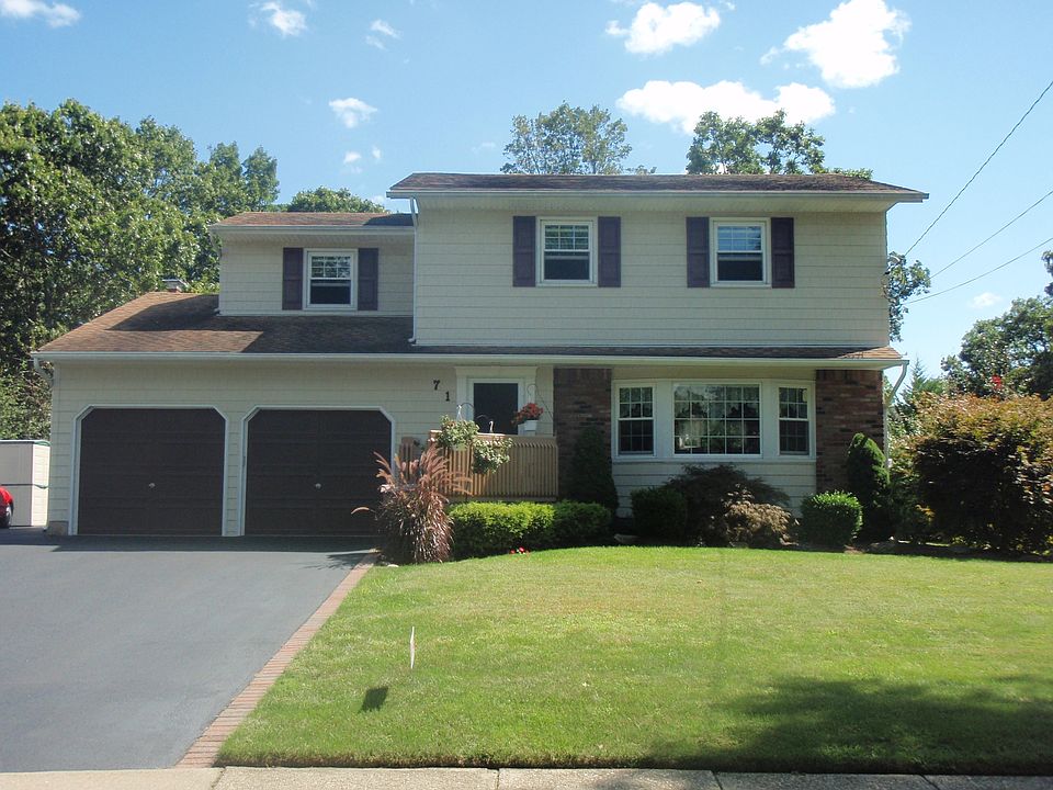 1st image of 71 Oakwood Hills Dr