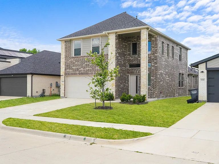 124 Mandarin St — Photo 3