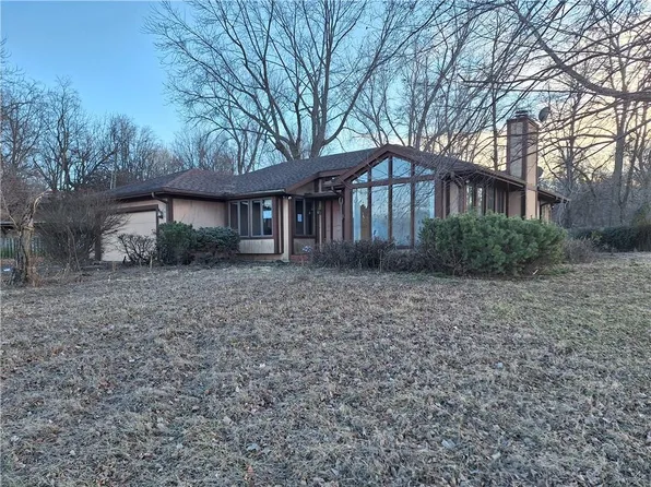 202 Broad St, Waverly, MO 64096