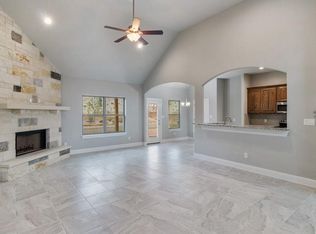 209 Clyde Run, Fredericksburg, TX 78624