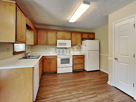 4th image of 2835 Shane Dr