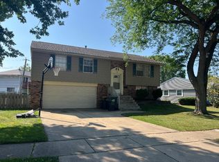 523 Westgate Ter, Streamwood, IL