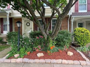 1505 Autumn Ridge Cir, Reston, VA 20194