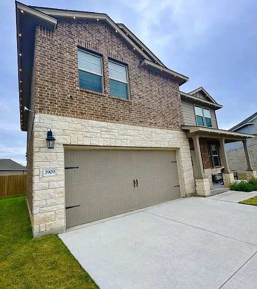 3909 Lorenzen Ct — Photo 2