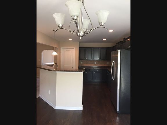 3rd image of 520 Collinwood Dr