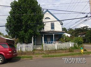2nd image of 1027 Mary St