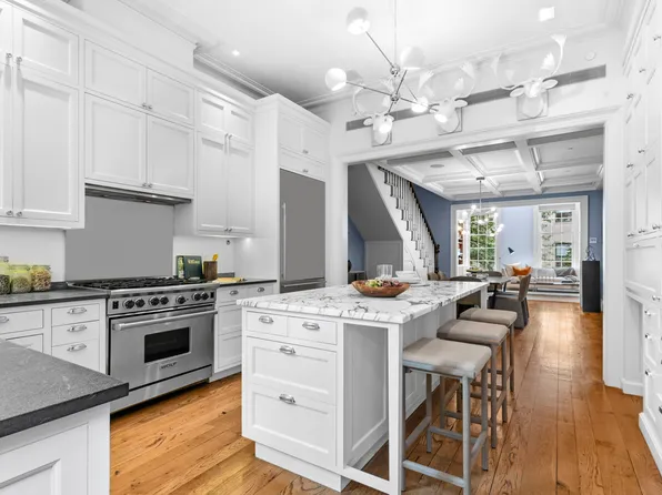 430 Hudson Street image 4 of 34