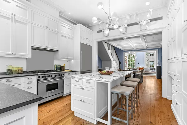 Sold by SERHANT. | media 4