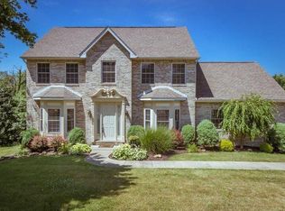 112 Walnut Ridge Dr, Beaver Falls, PA 15010