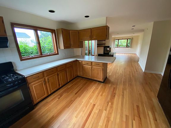 2nd image of 99 Park Ave #1