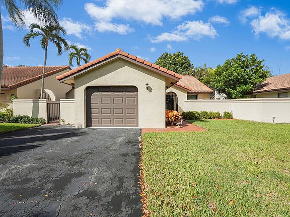 2nd image of 1550 NW 22nd Avenue
