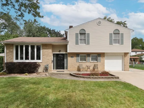 1468 E Rosita Dr, Palatine, IL 60074