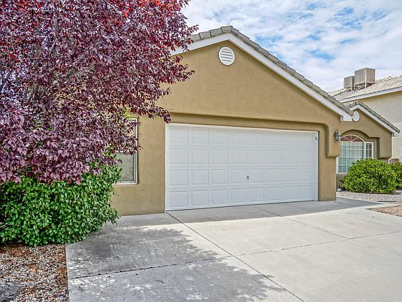 3rd image of 8709 Tierra Alegre Dr NE