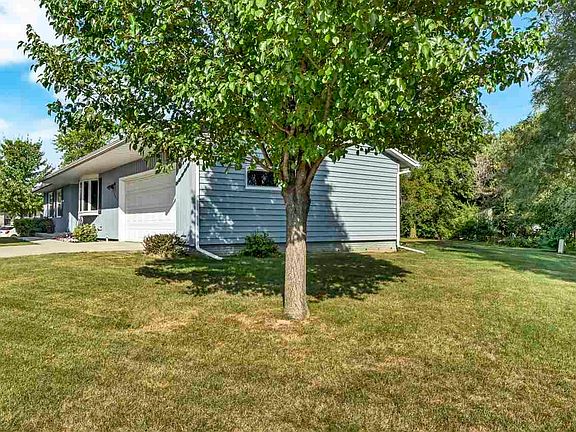 2nd image of 290 Heritage Dr