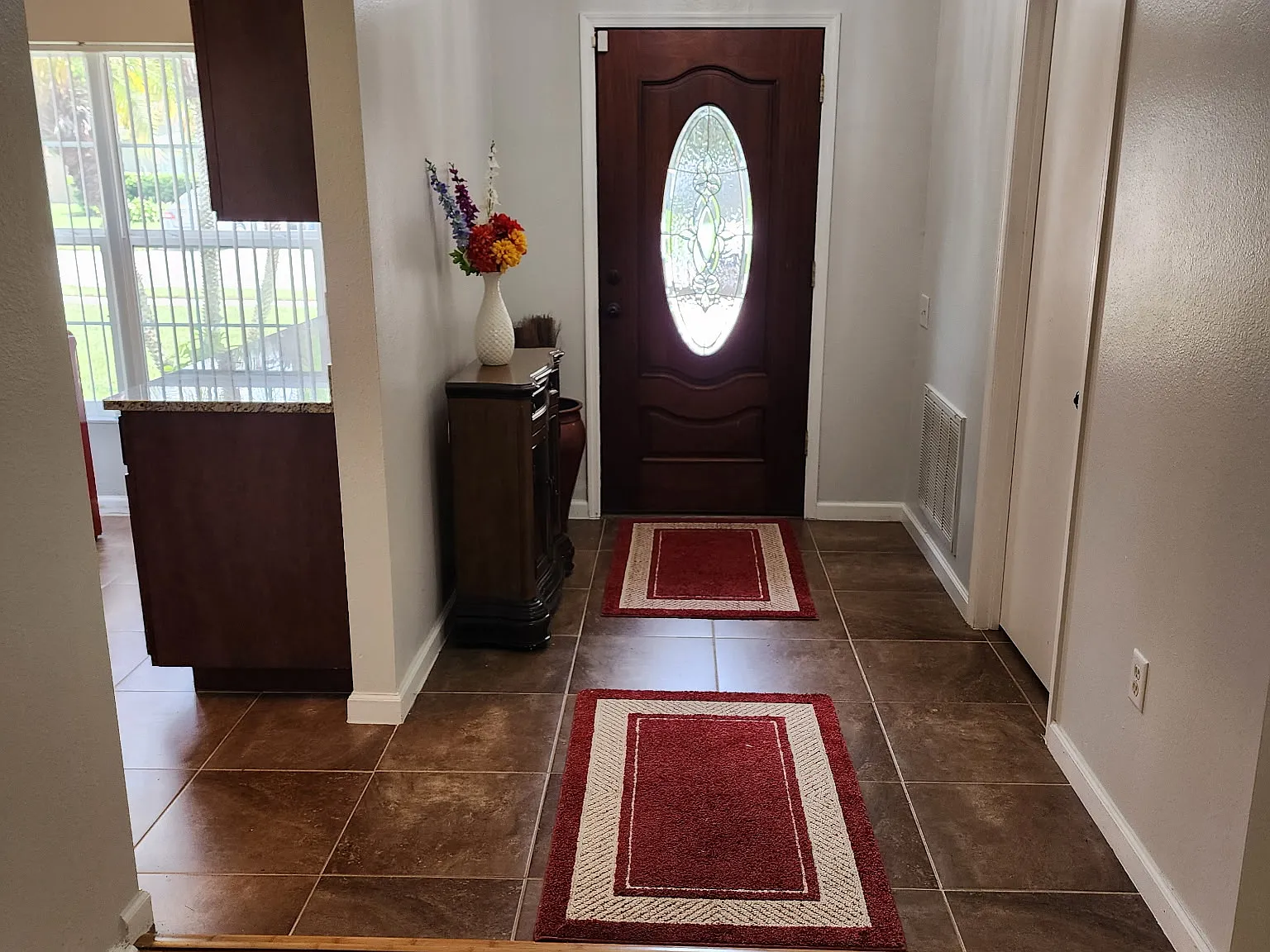 3 bed, 1650 sqft, $2,300 — Photo 3