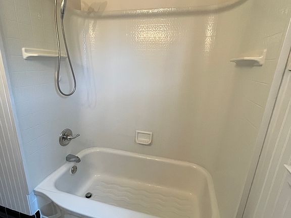 4th image of 401 S Lincoln Park Dr #401