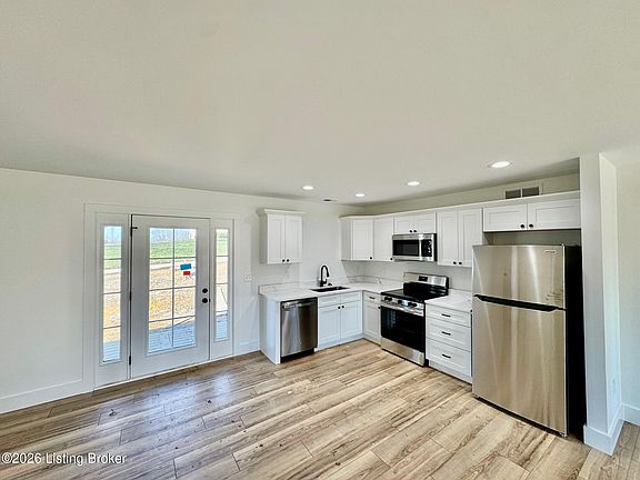 4th image of 317 Hillsboro Ln