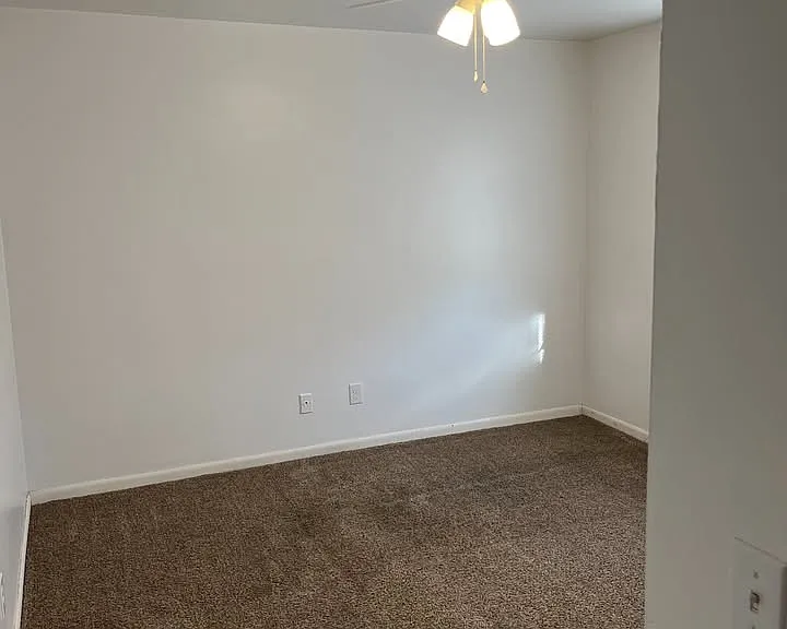 1320 Imperial Ct #B — Photo 3