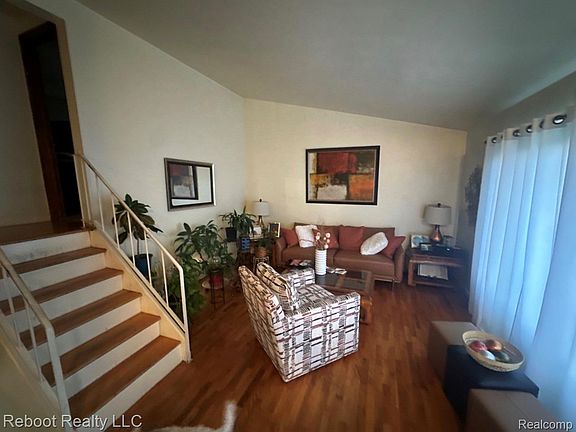 2nd image of 1469 Flamingo Dr
