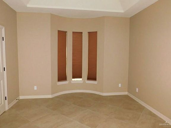 4th image of 2001 S Villa Real Dr