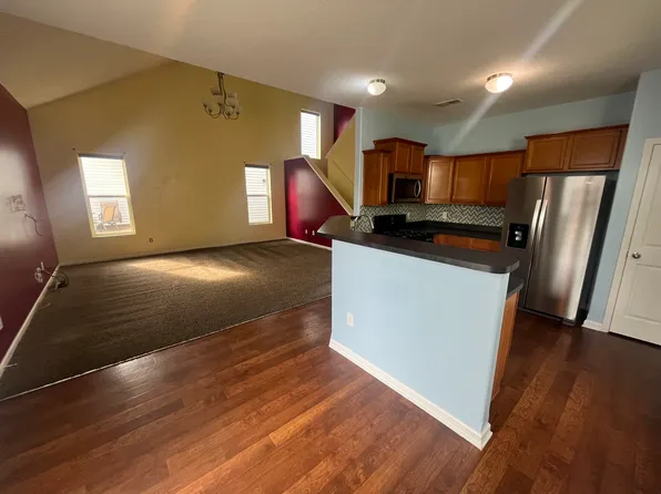 107 Purple Leaf Ln, Lewis Center, OH 43035