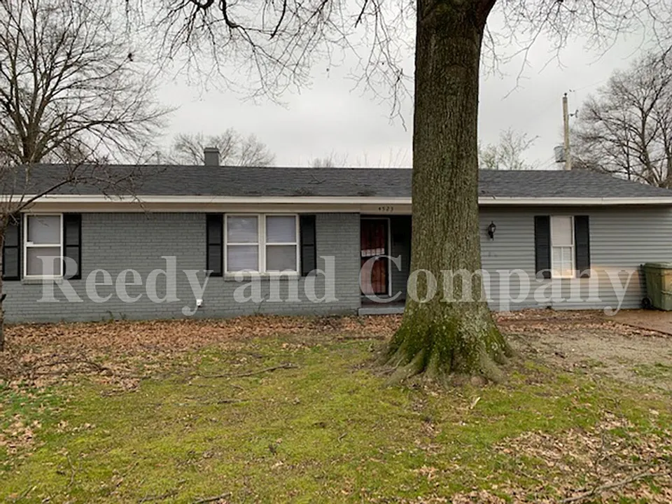 4523 E Mallory Ave