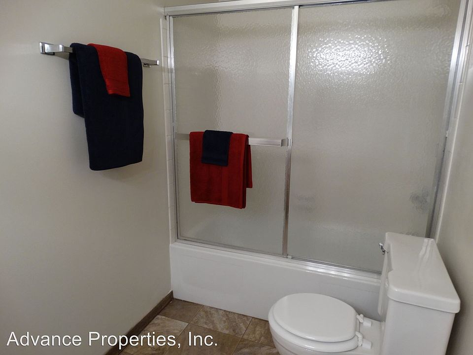 2nd image of 309 W 52nd St APT 215