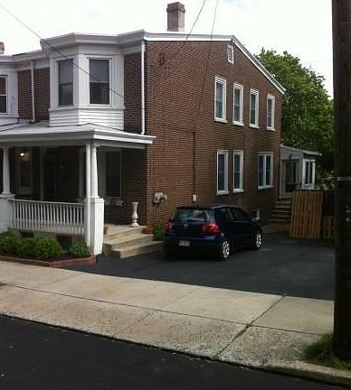 4th image of 925 Spring Mill Ave