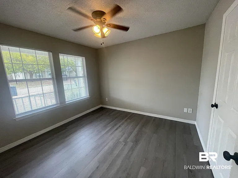 706 Crystal Wells Ct N — Photo 7