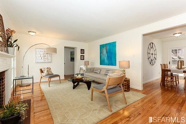 1st image of 11 Village Ln