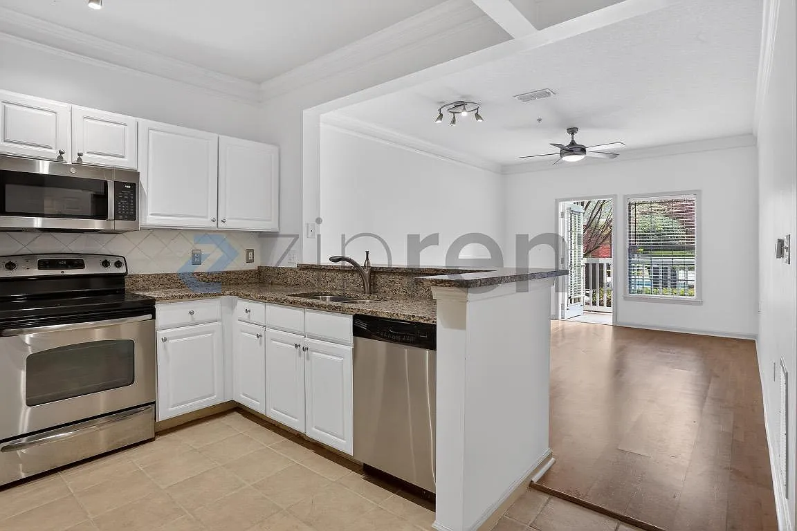 Building Photo - 1111 Westchester Rdg NE