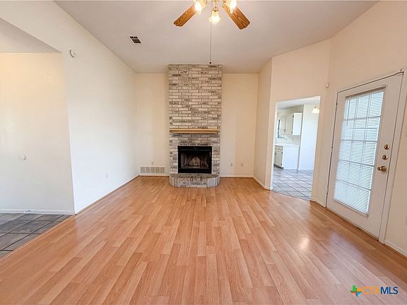 3rd image of 4603 Bluestem Ln
