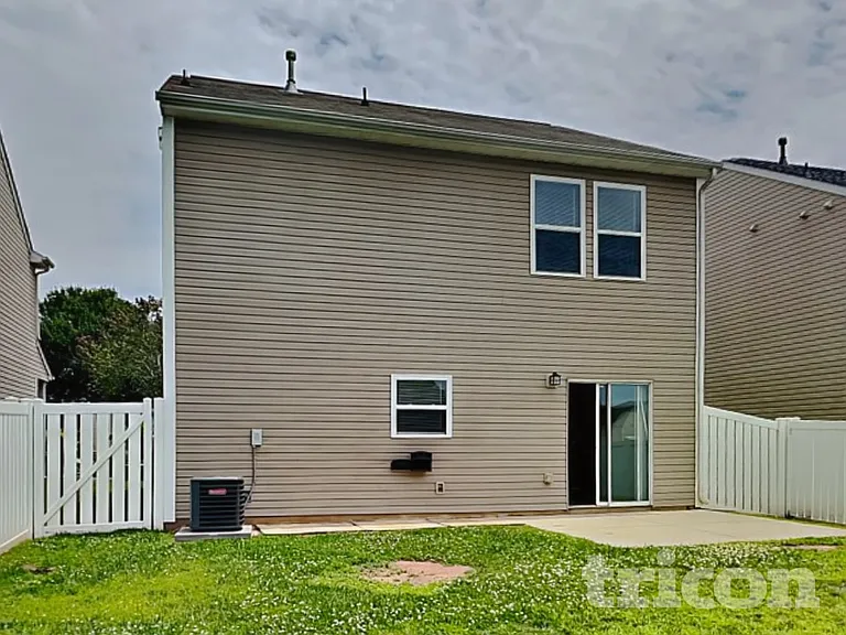 969 Willow Creek Dr — Photo 16