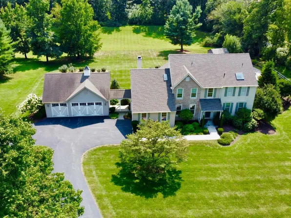 210 Meadow Greene Cir, Glenmoore, PA 19343