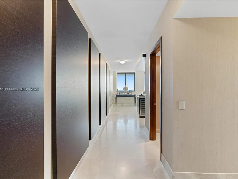 5875 Collins Ave #1902 — Photo 21