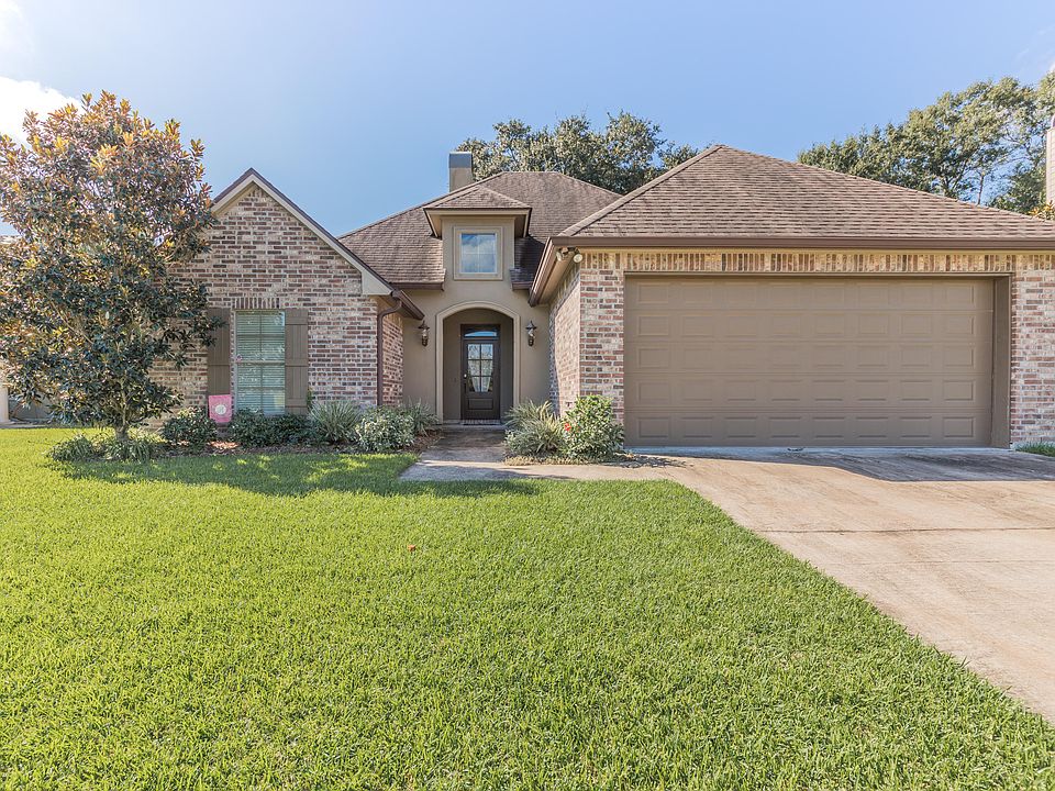 1st image of 107 Bluebonnet Dr